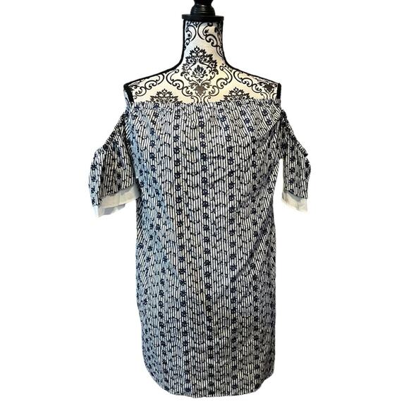 CeCe NWT Rosanna Embroidered Off Shoulder Dress Blue and White size 10 - Picture 3 of 12